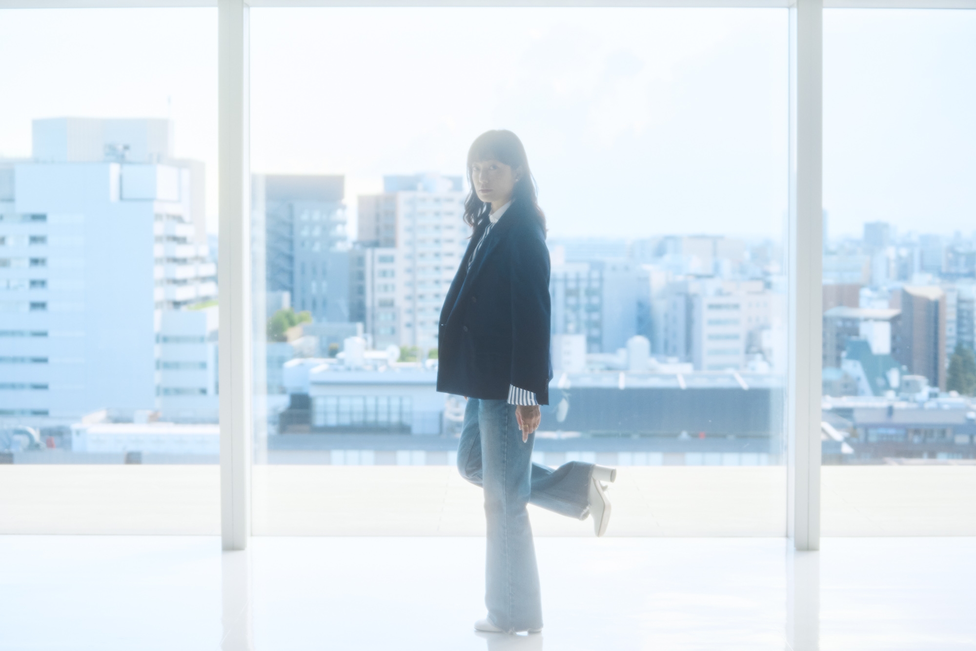 取材に応じる菅野美穂さん(撮影:黒羽政士)