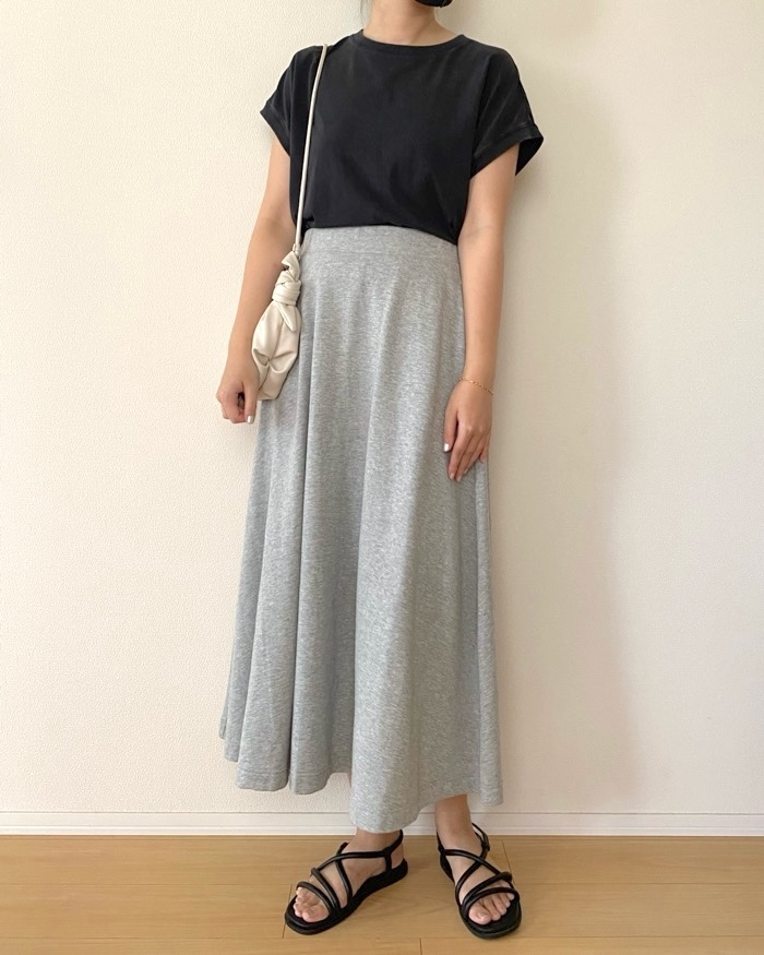無印良品の「婦人 ライトスウェットスカート」