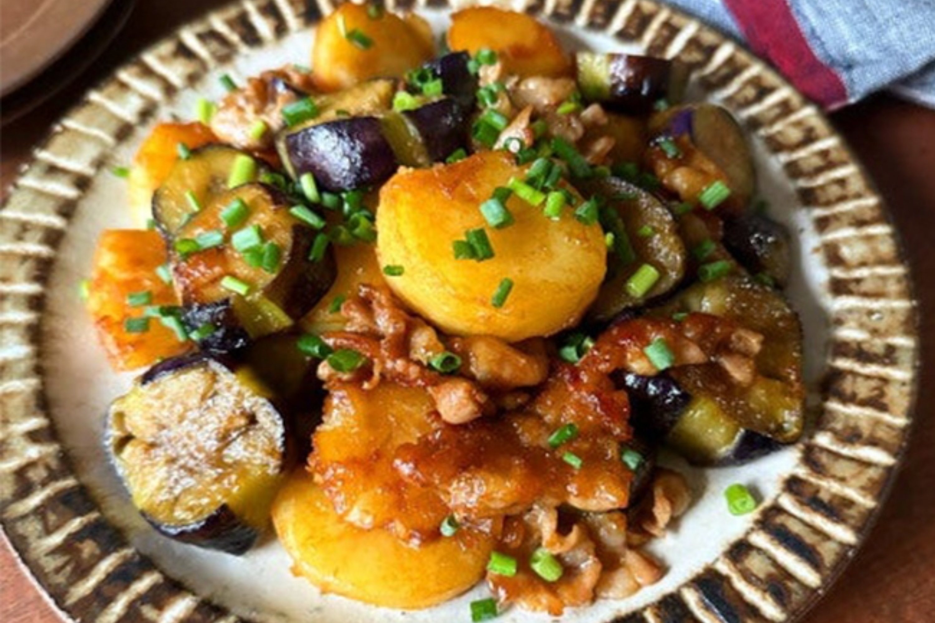 SVo6KN0x0.jpg?crop=2997:1998;1