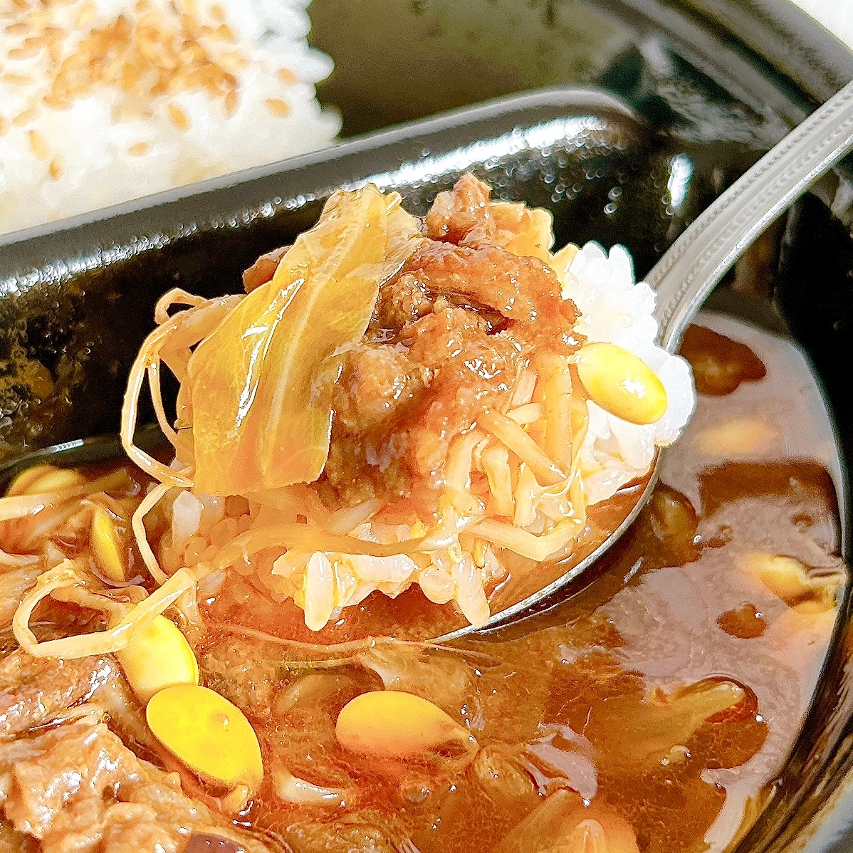 セブン-イレブンの「水煮牛肉 牛肉の四川風唐辛子煮込み」