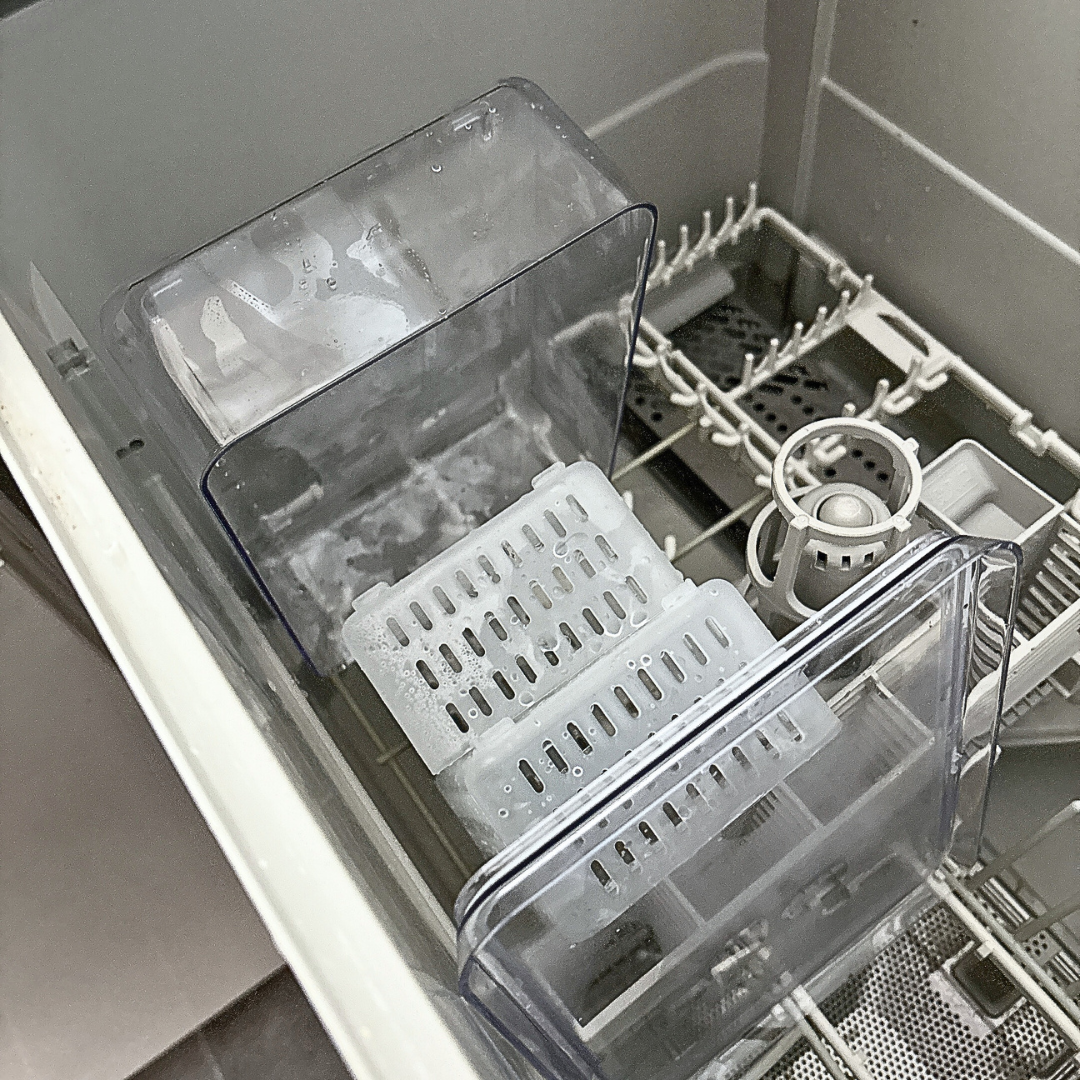 3COINS(スリーコインズ)の「《スタッキング可能》ザル2個付き保存容器/KITINTO」