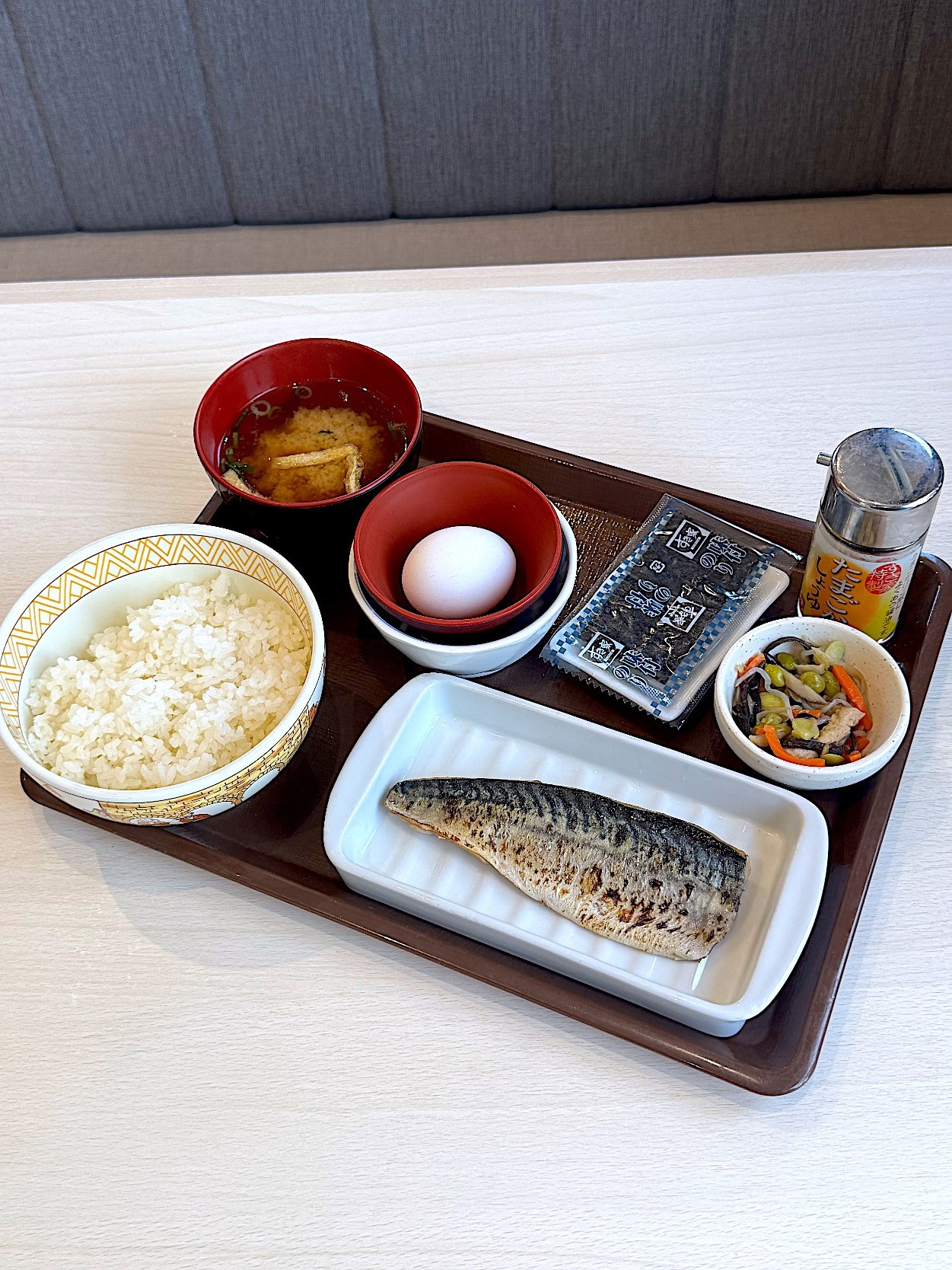すき家の「塩さばたまかけ朝食」