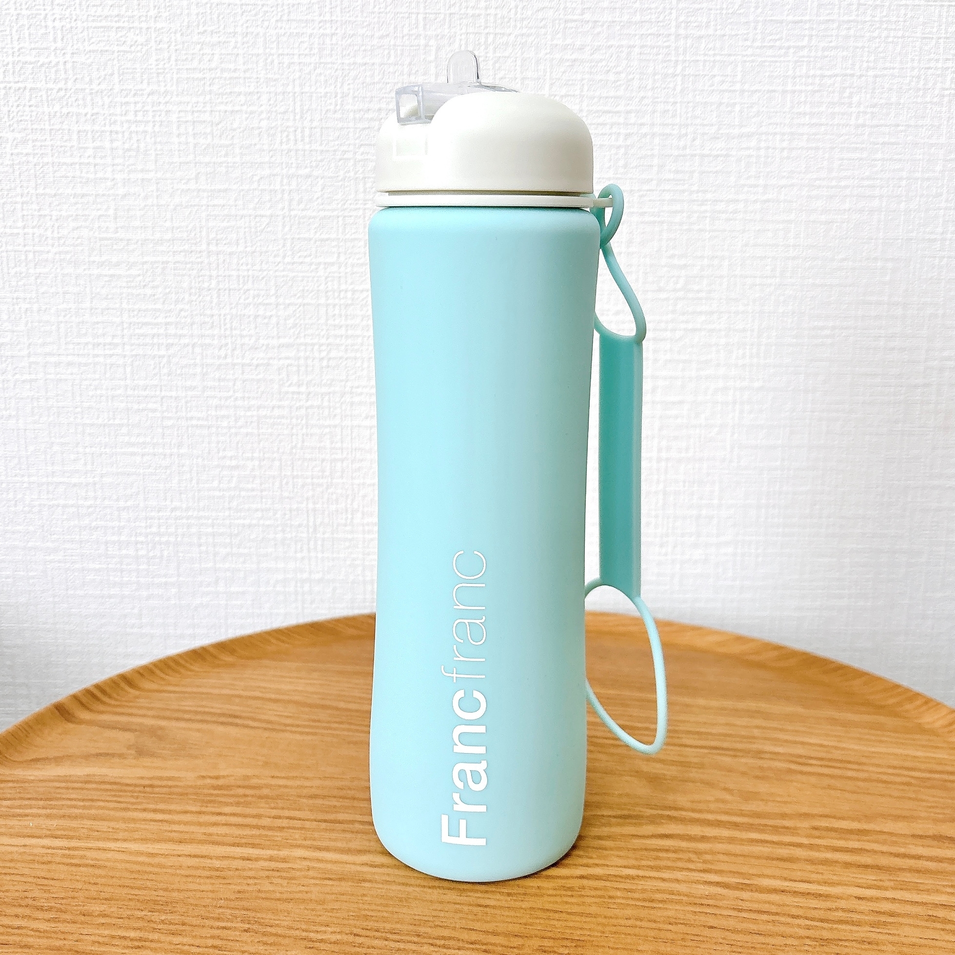 フランフランの「折り畳みシリコンボトル ブルー」