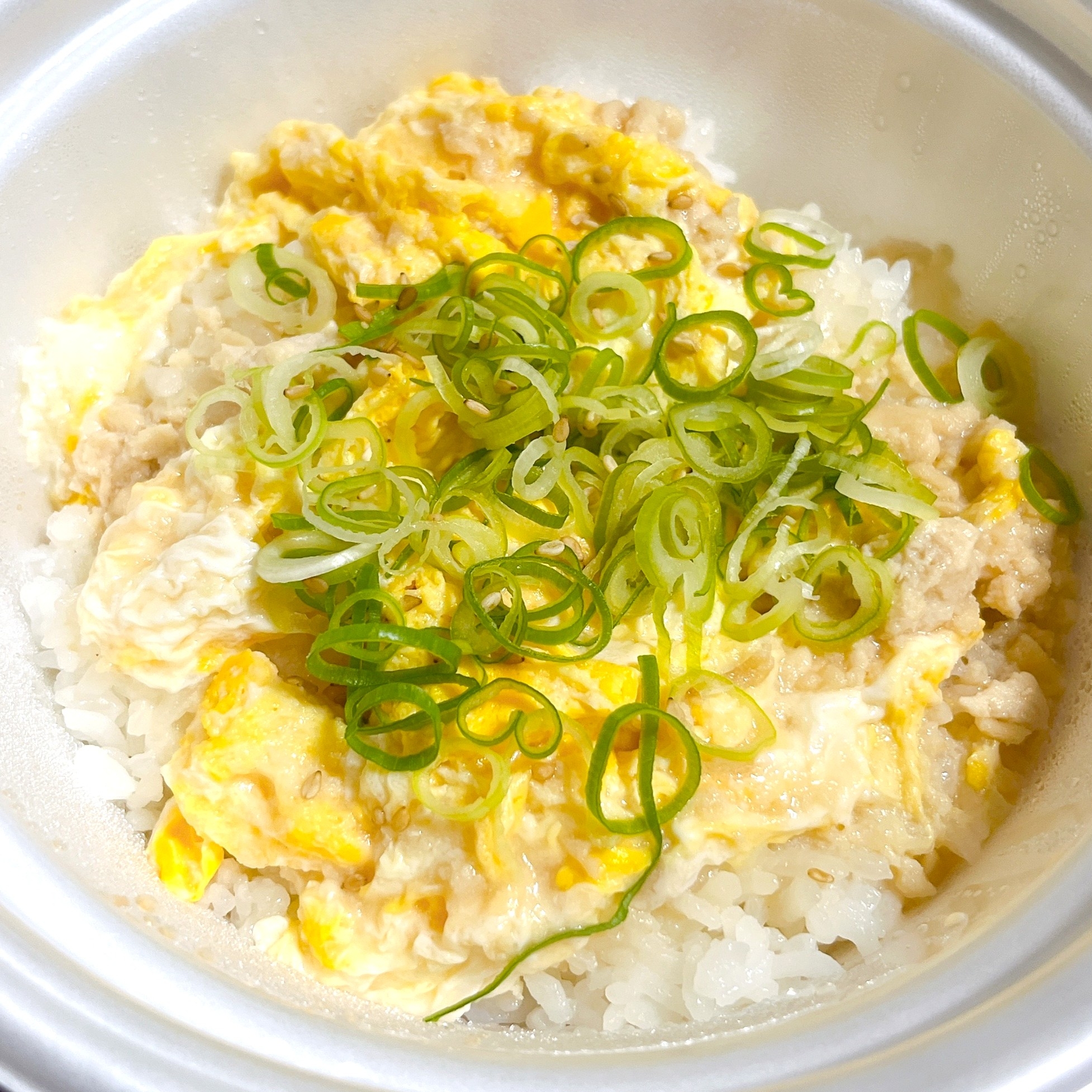 松屋の「鶏そぼろたまご丼」