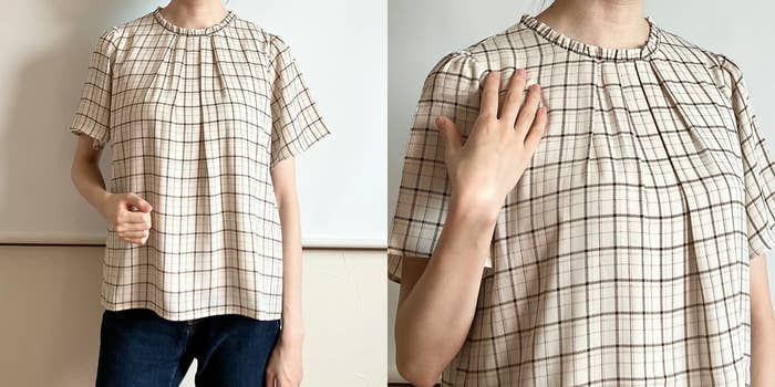 Honeys(ハニーズ)の「フリルネックブラウス」