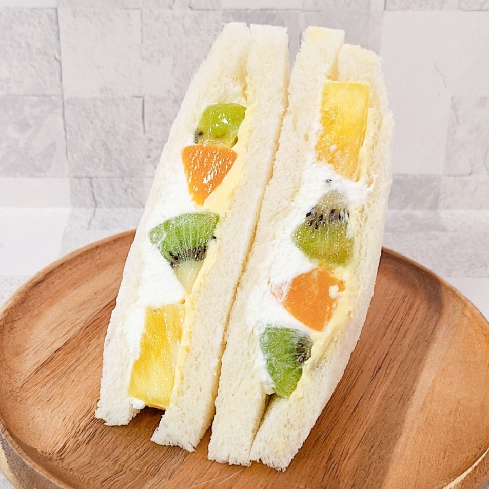 ローソン「フルーツミックスサンド」