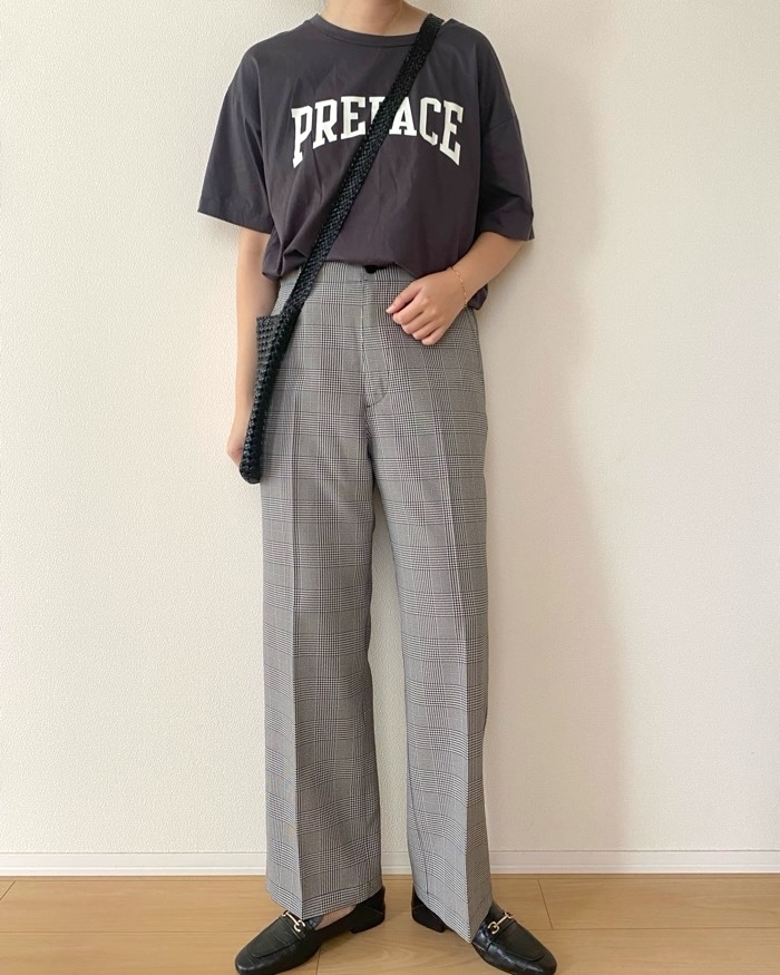 GUの「ワイドスラックス(チェック)(丈標準69.5~73.5cm)」