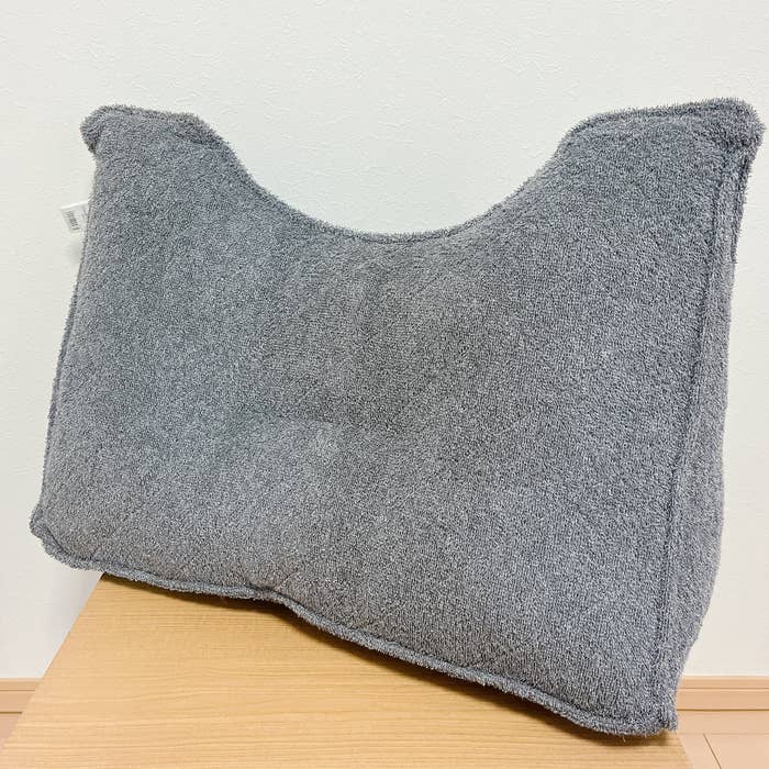 CAINZ(カインズ)の「タオル素材のリラックスクッション グレー」