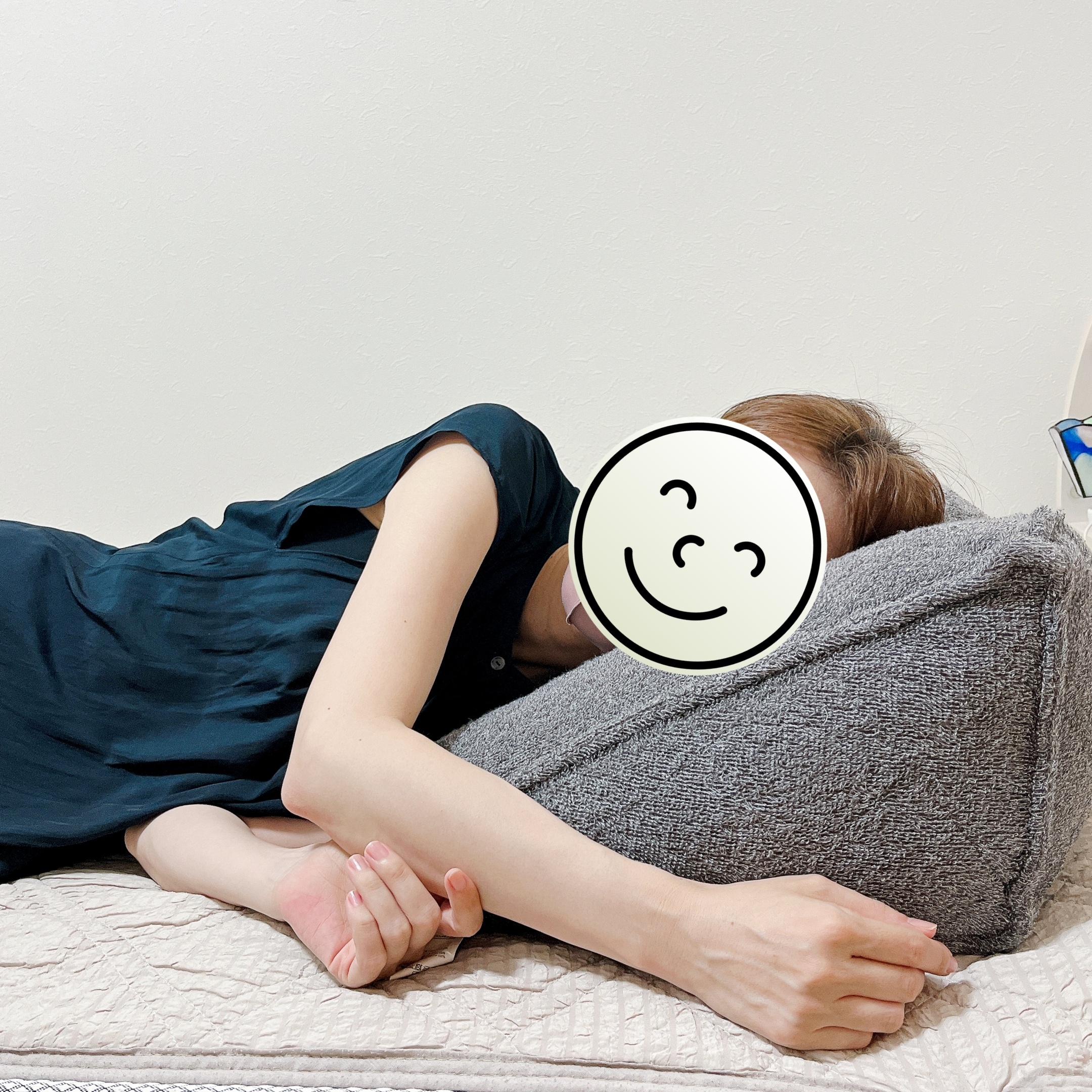 CAINZ(カインズ)の「タオル素材のリラックスクッション グレー」