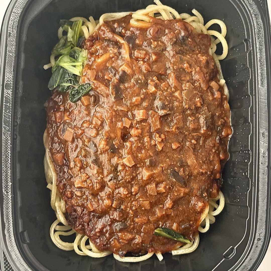 FamilyMart(ファミリーマート)の「少し甘めの濃厚みそだれ炸醤麺」