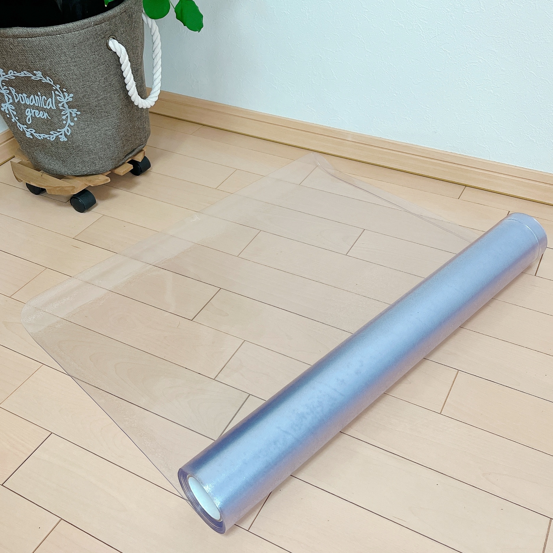 CAINZ(カインズ)の「すき間を埋めるキッチンマット L-Fit 透明 XL 60×240cm」