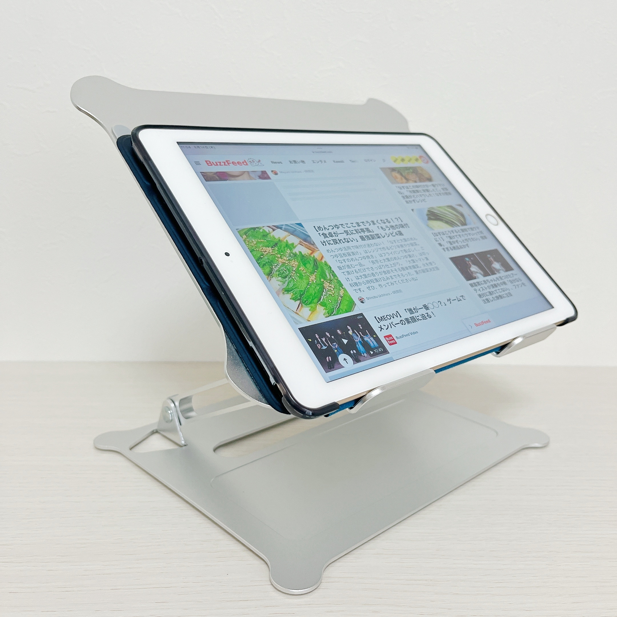 CAINZ(カインズ)の「ノートパソコンスタンド シルバー GH-STNA-SV」