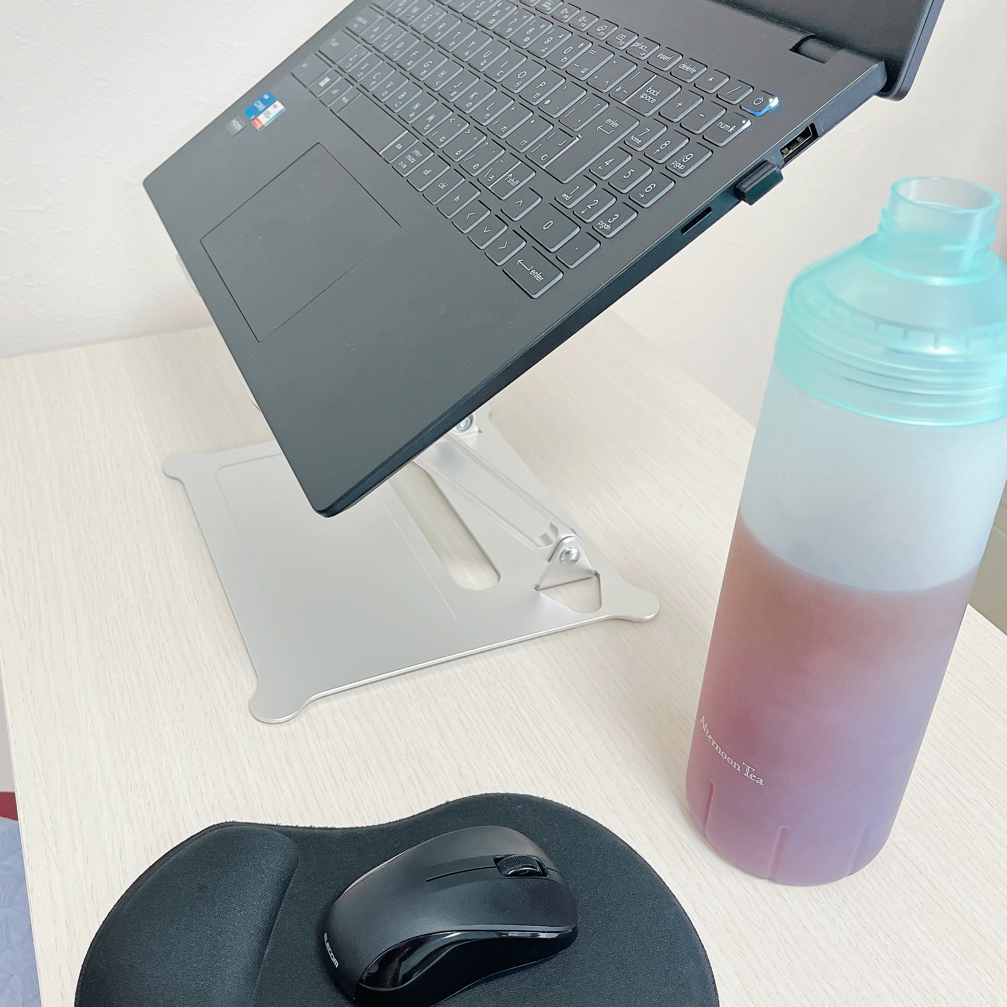 CAINZ(カインズ)の「ノートパソコンスタンド シルバー GH-STNA-SV」