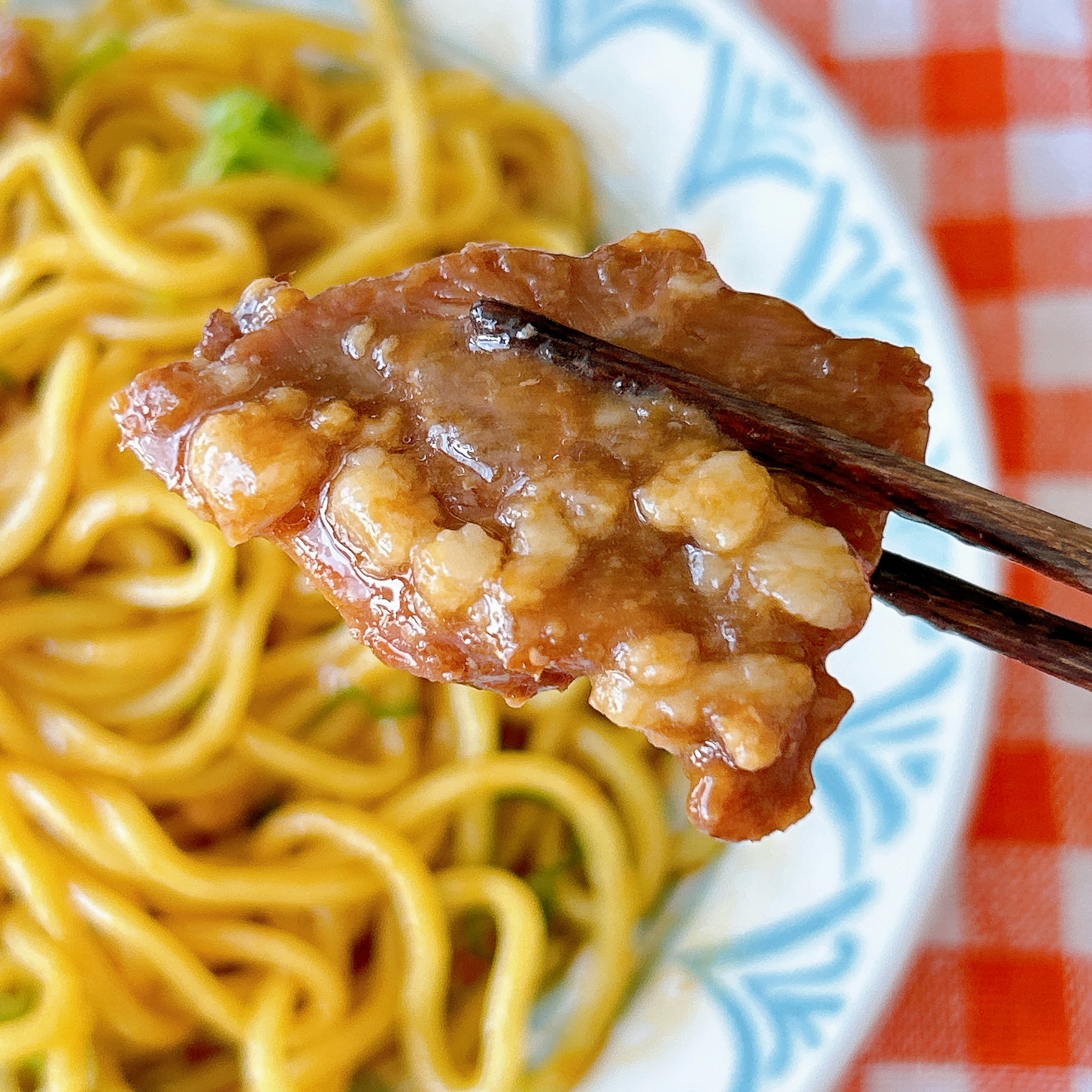 セブン-イレブンの「7プレミアムアブラと肉っ!」