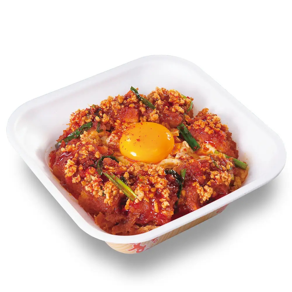 「赤辛カツ丼弁当」アークランドサービスホールディングスのプレスリリースより