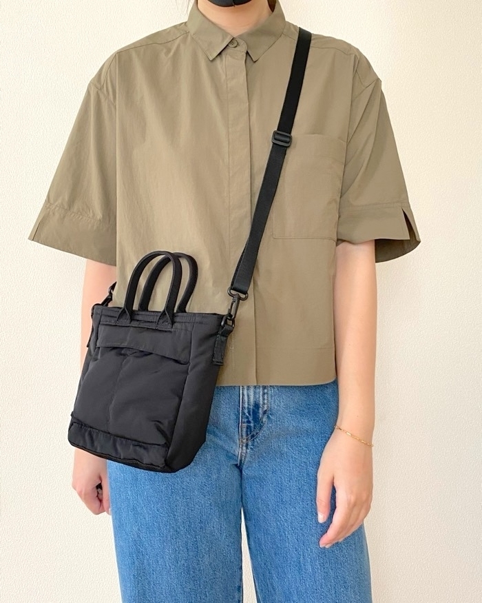 UNIQLO(ユニクロ)「2WAYユーティリティミニバッグ」
