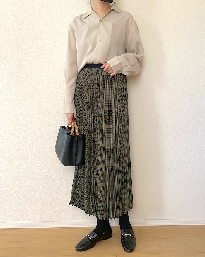 GU(ジーユー)の「ドレープオープンカラーシャツ」」