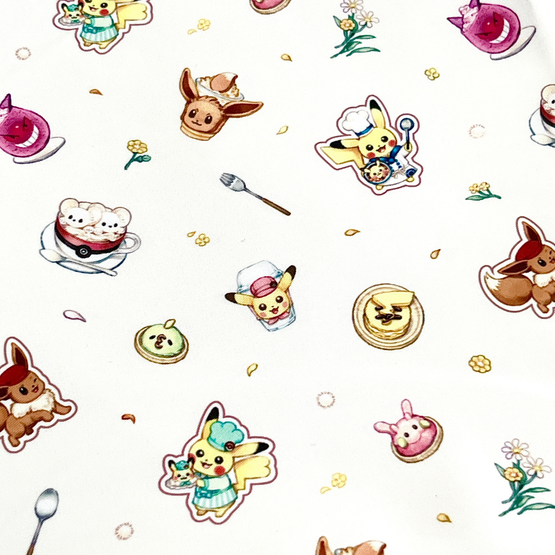 ポケモンセンターの「リバーシブルトートバッグ シェフピカチュウ」
