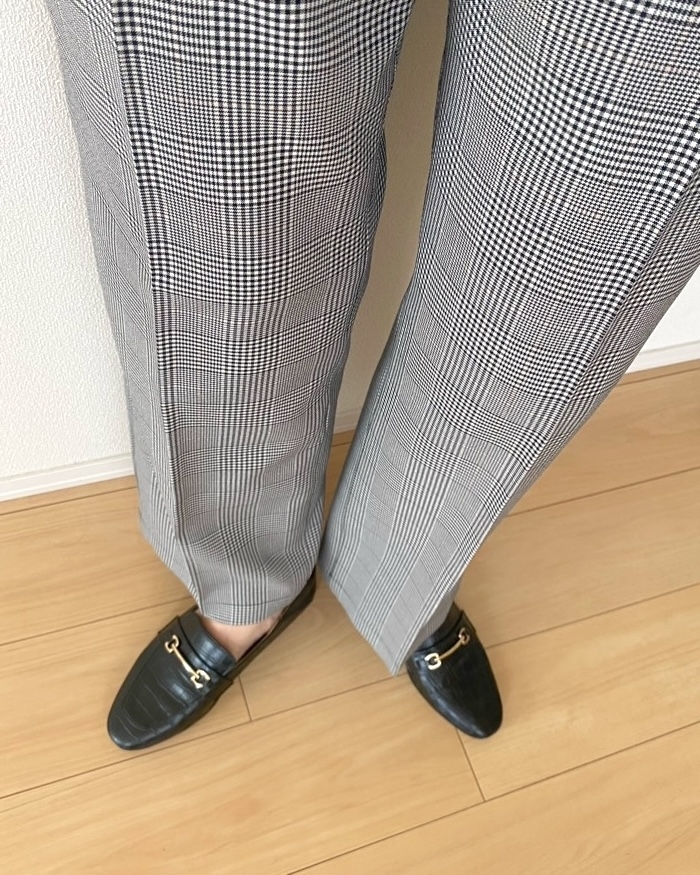 GUの「ワイドスラックス(チェック)(丈標準69.5~73.5cm)」