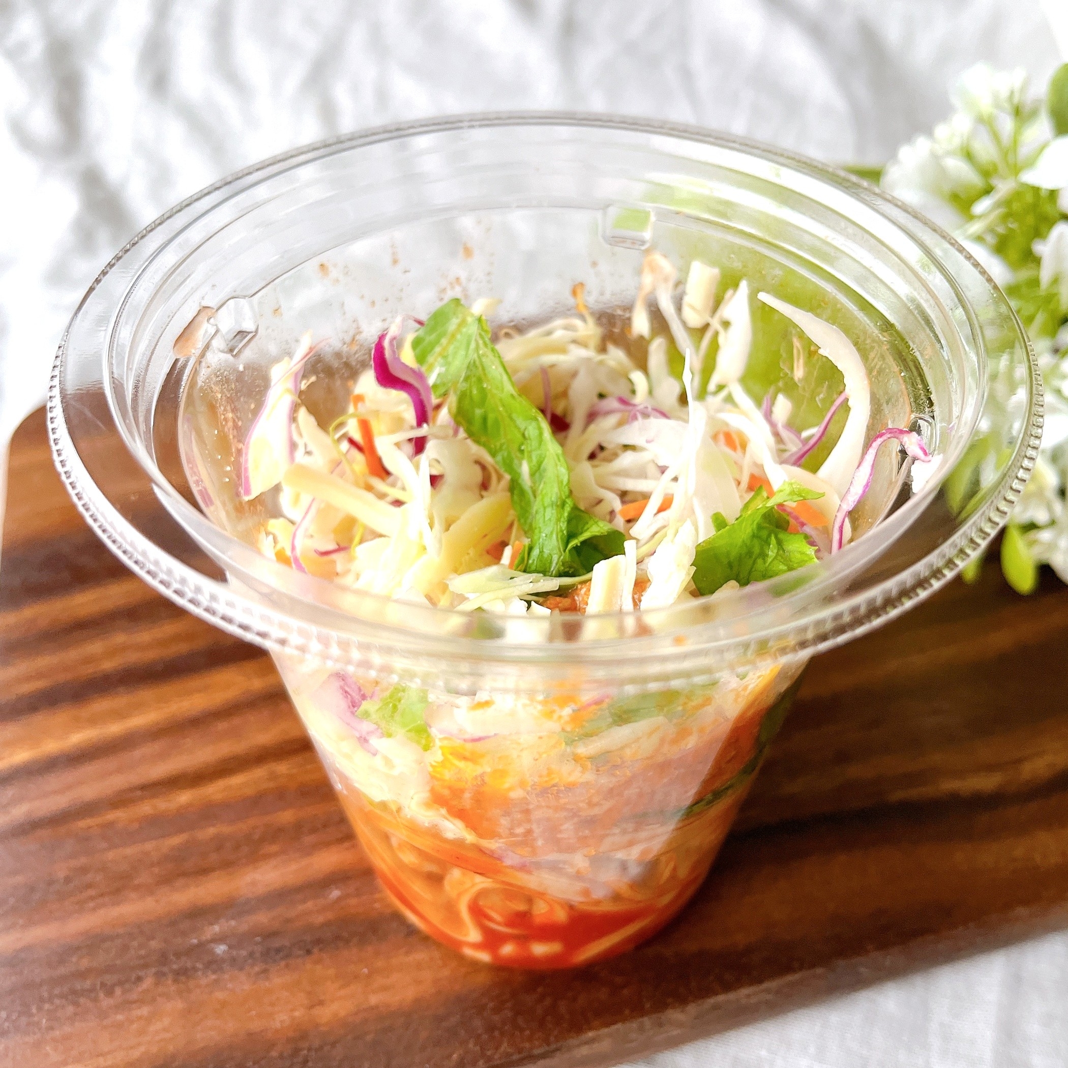 ローソンの「振っておいしいパスタサラダ スパイシータコス風(もち麦パスタ使用)」