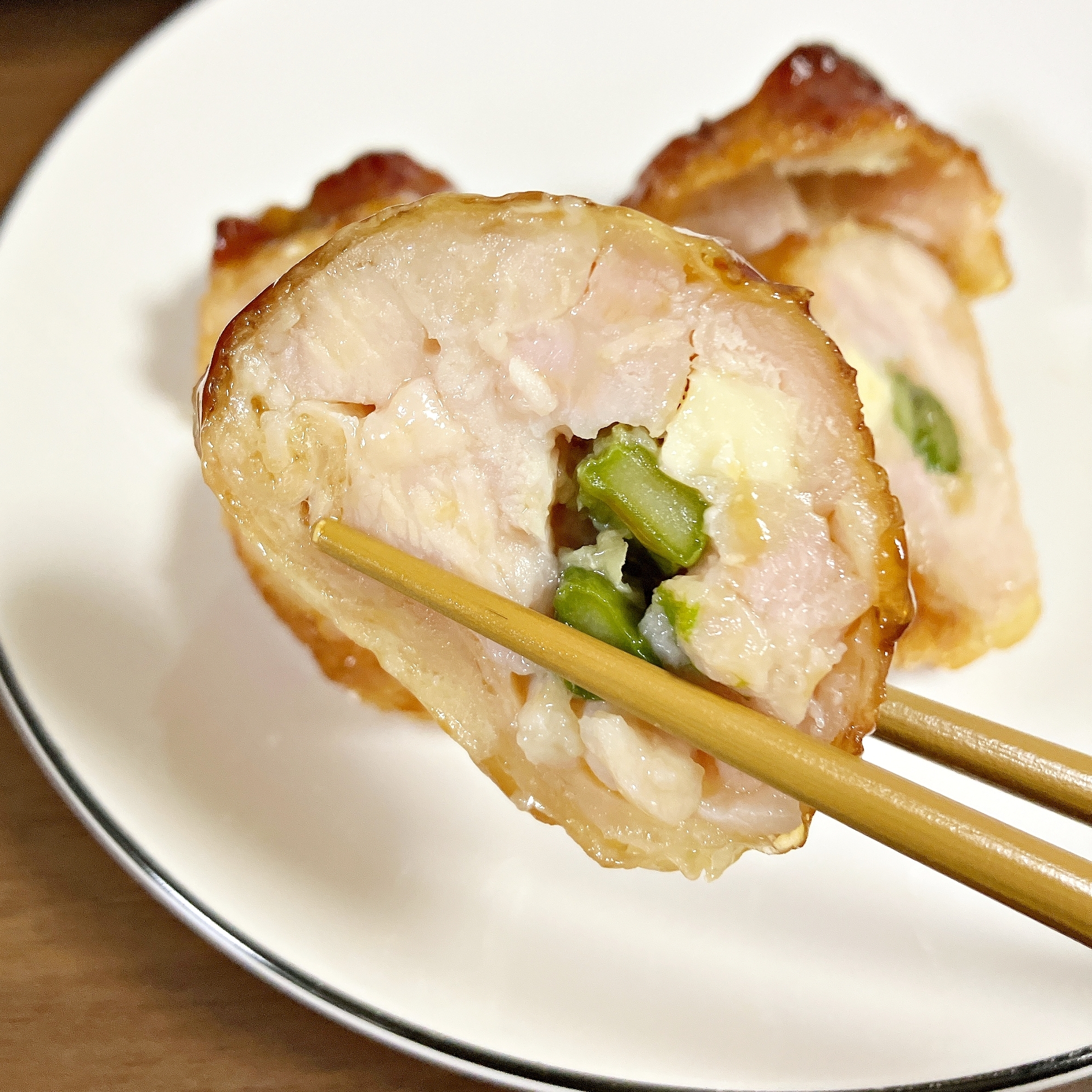 ロピアの「チキンロール(アスパラ&チーズ)」