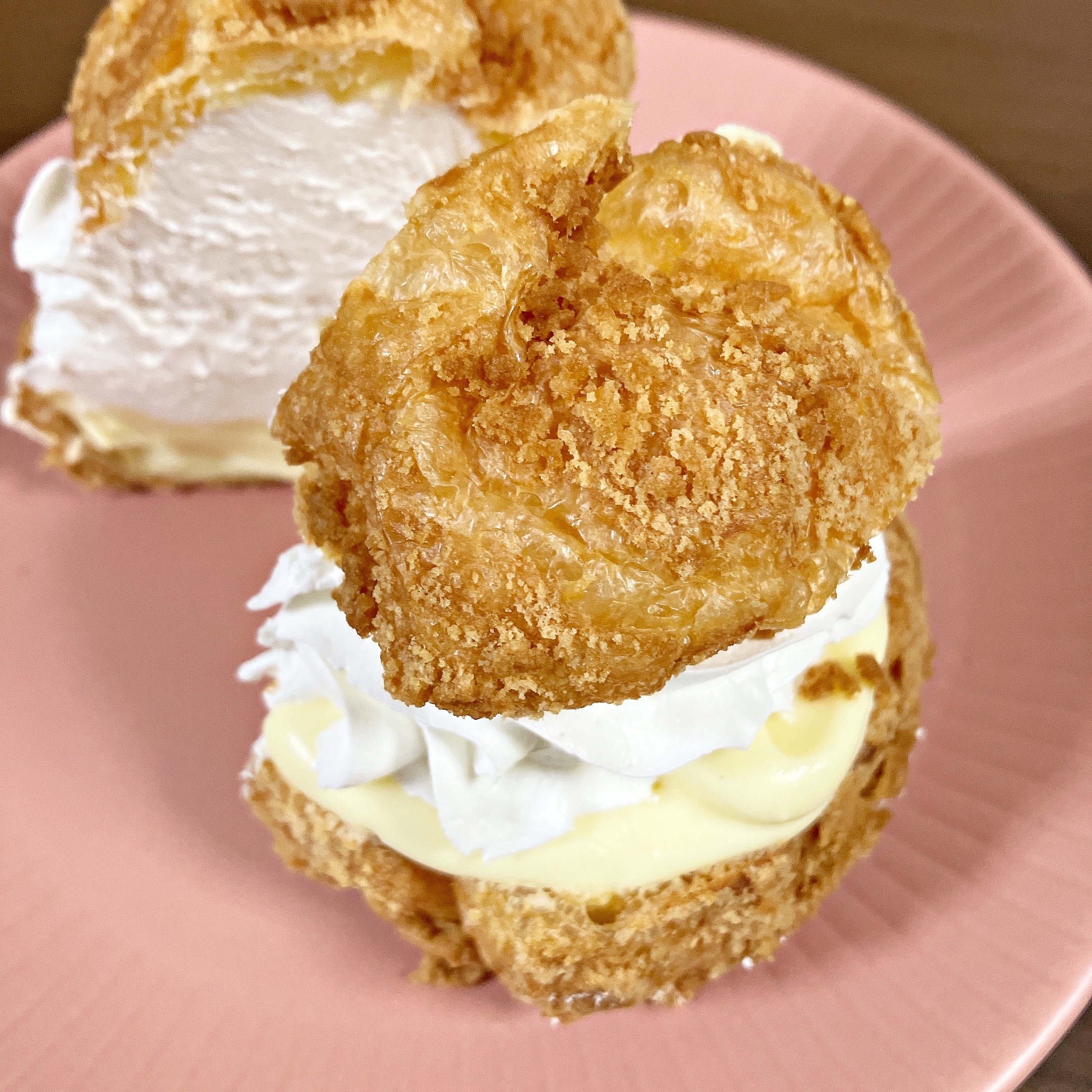 ロピアの「やばば!ツインシュークリーム」