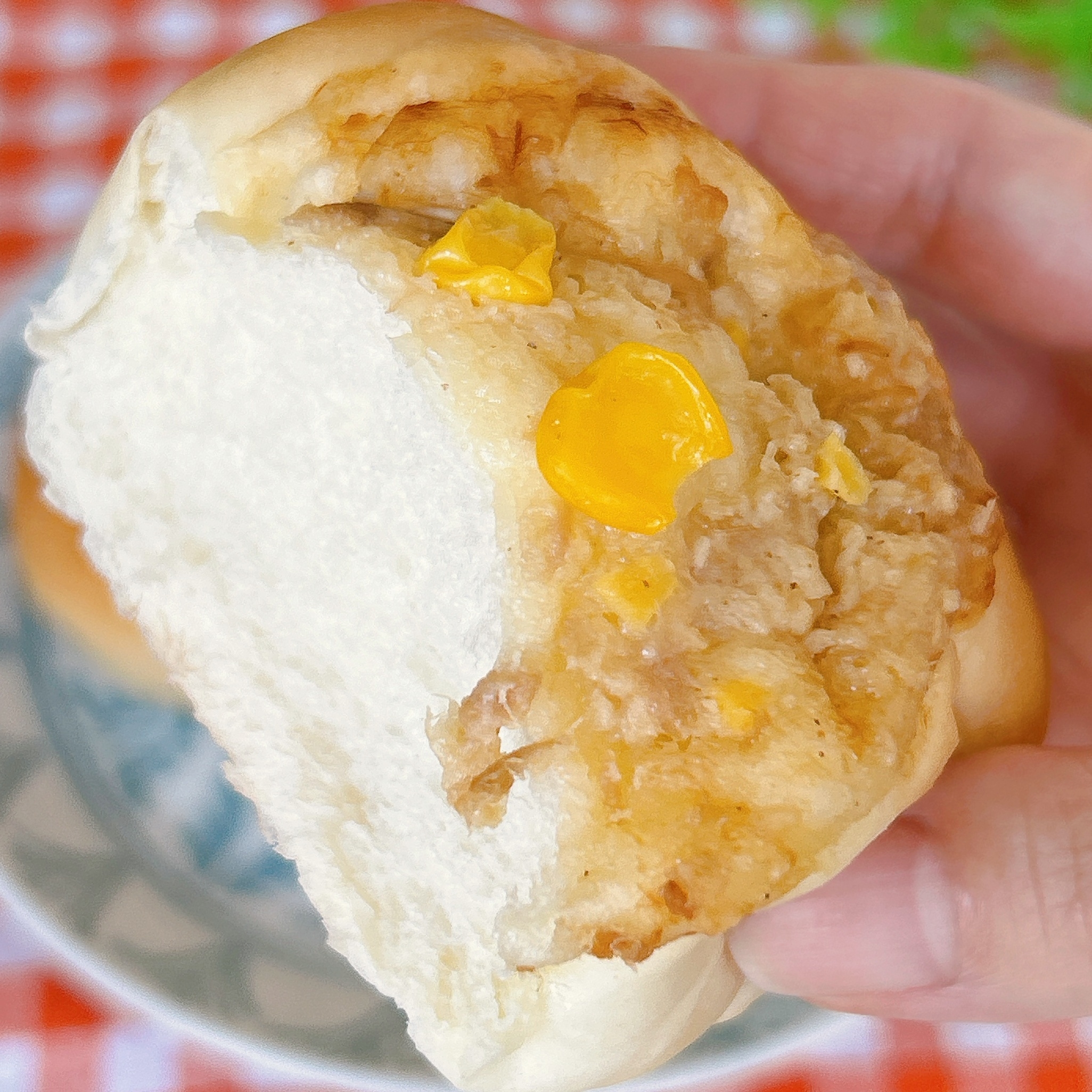 LAWSON(ローソン)の「ちぎれるシーチキン®コーンパン」