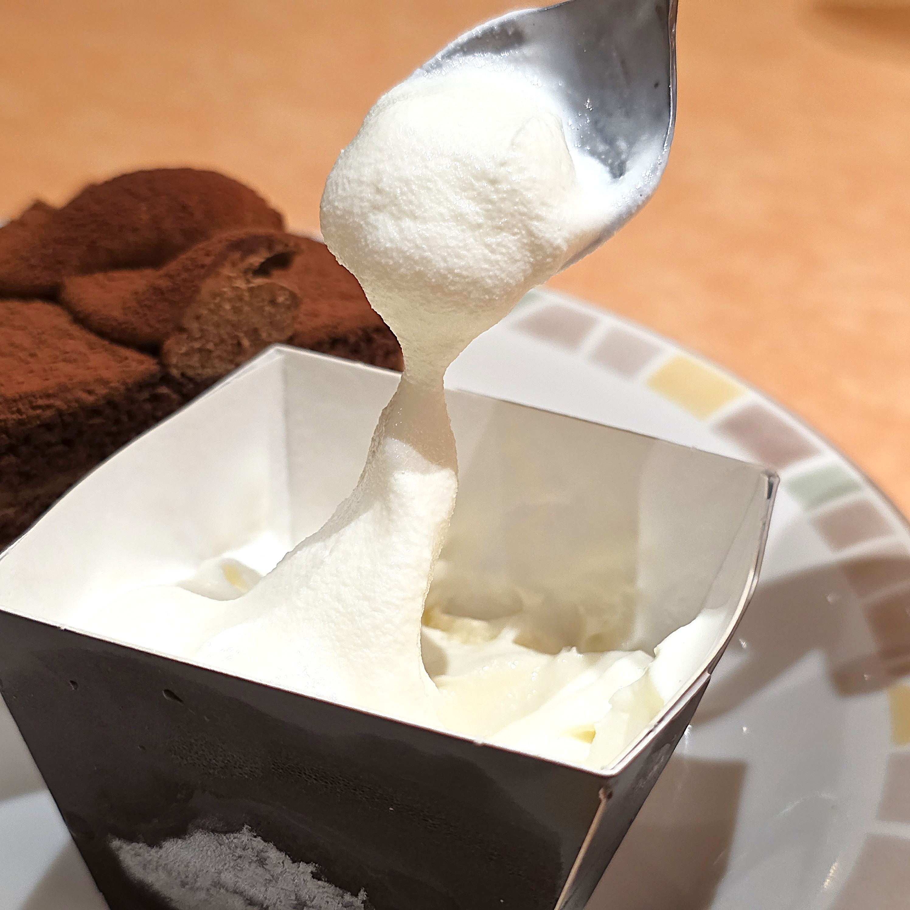 サイゼリヤ「チョコレートケーキ&ミルクジェラート」