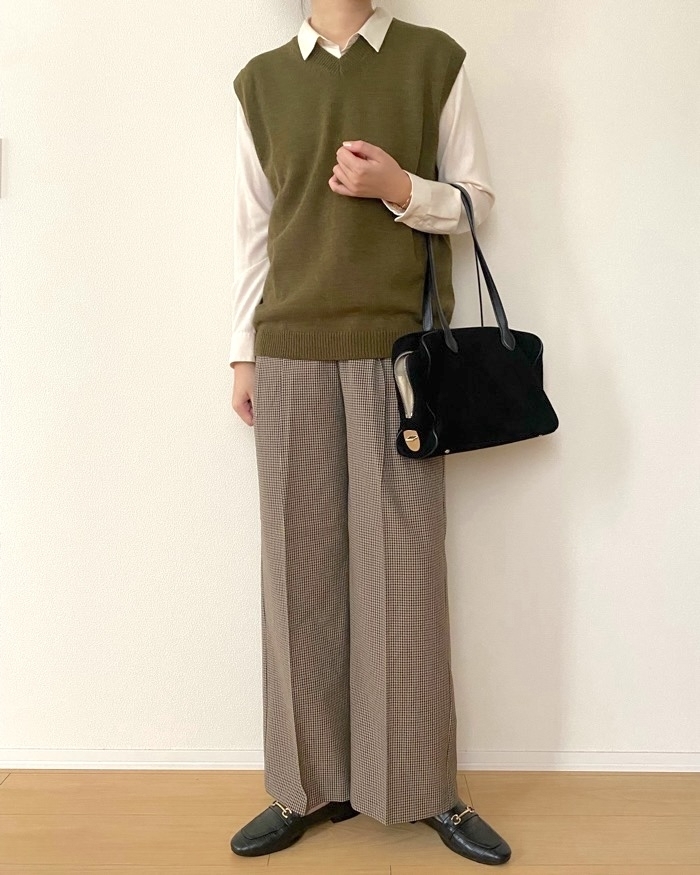 UNIQLO(ユニクロ)の「ニットVネックベスト」