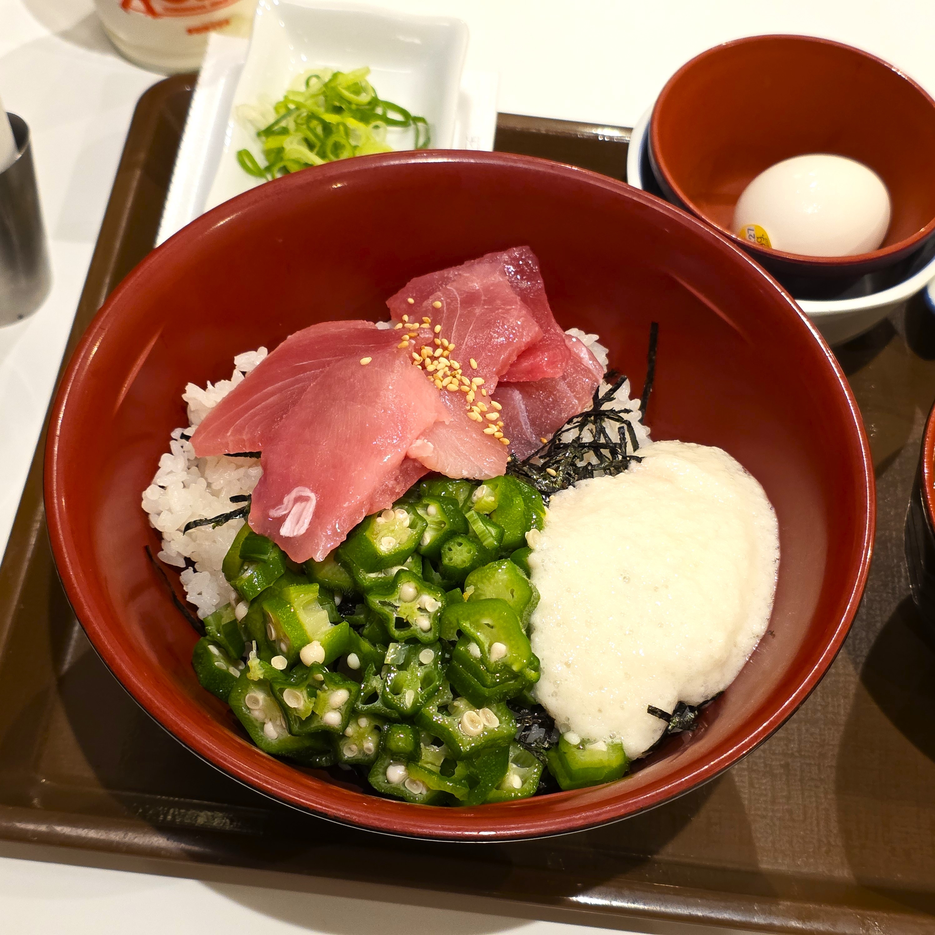すき家「ばくだんまぐろ鉄火丼」