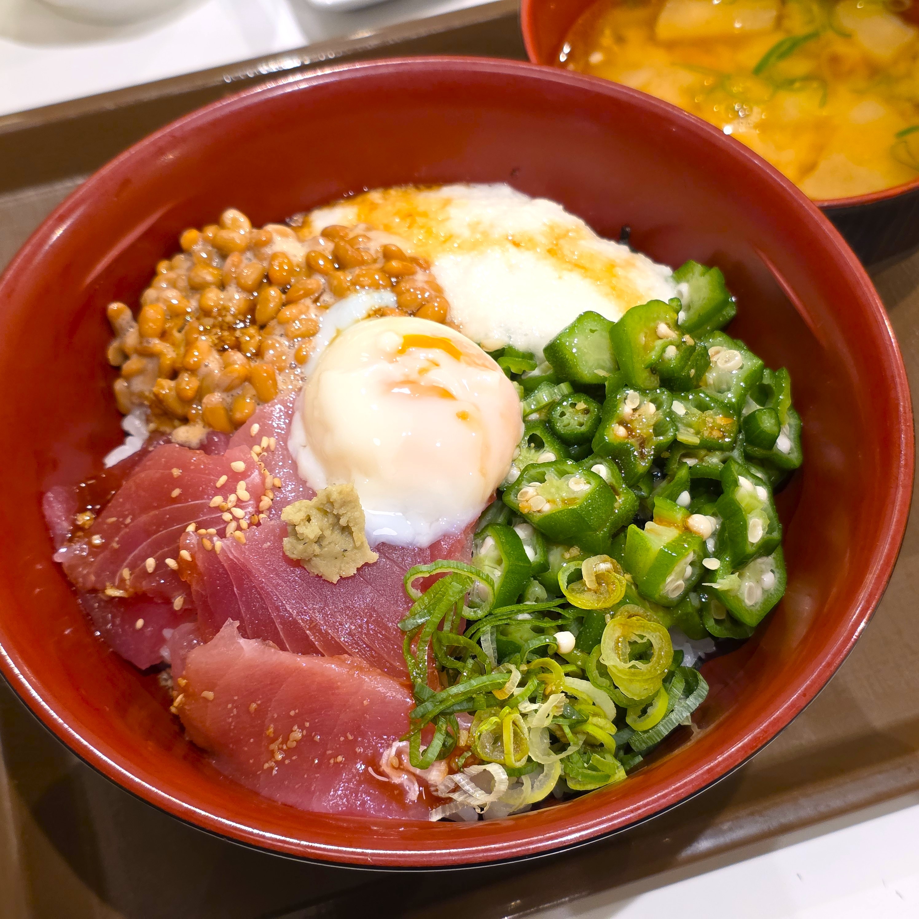 すき家「ばくだんまぐろ鉄火丼」