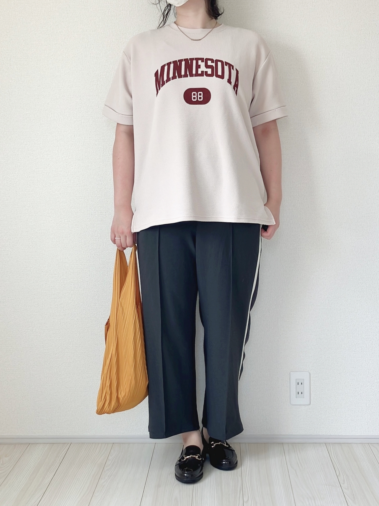 coca(コカ)の「エンボスロゴTシャツ レディース」
