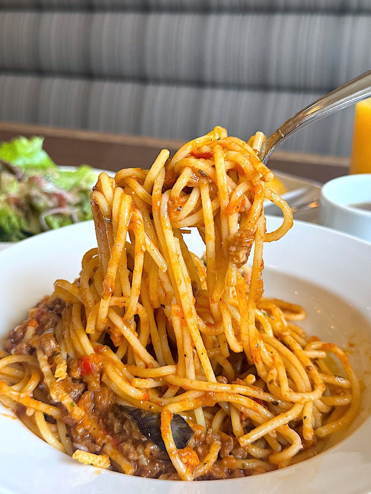 ロイヤルホストの「ナスと挽き肉のボロネーゼスペシャルランチ」