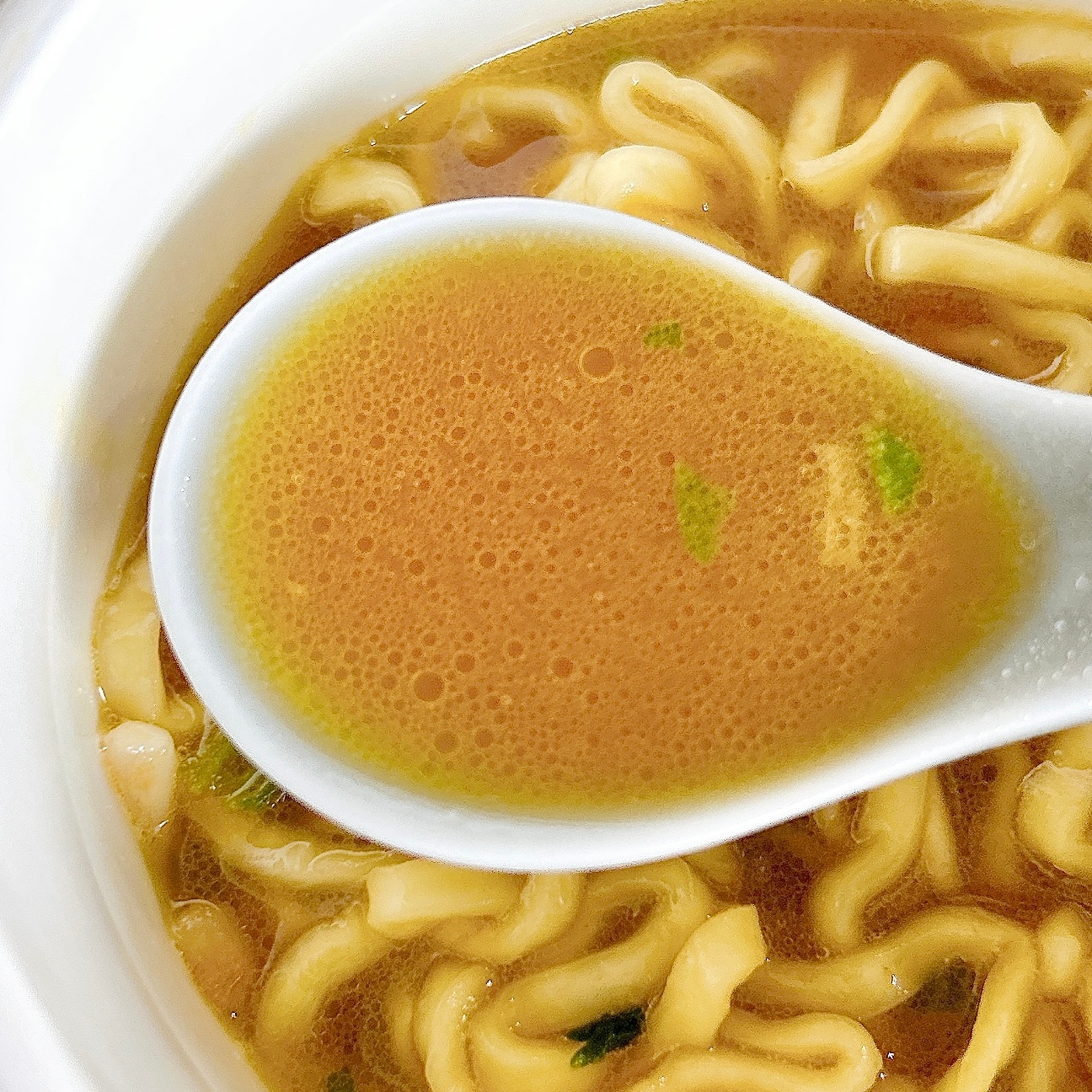 セブン-イレブン「7プレミアム 横浜家系豚骨醤油ラーメン」
