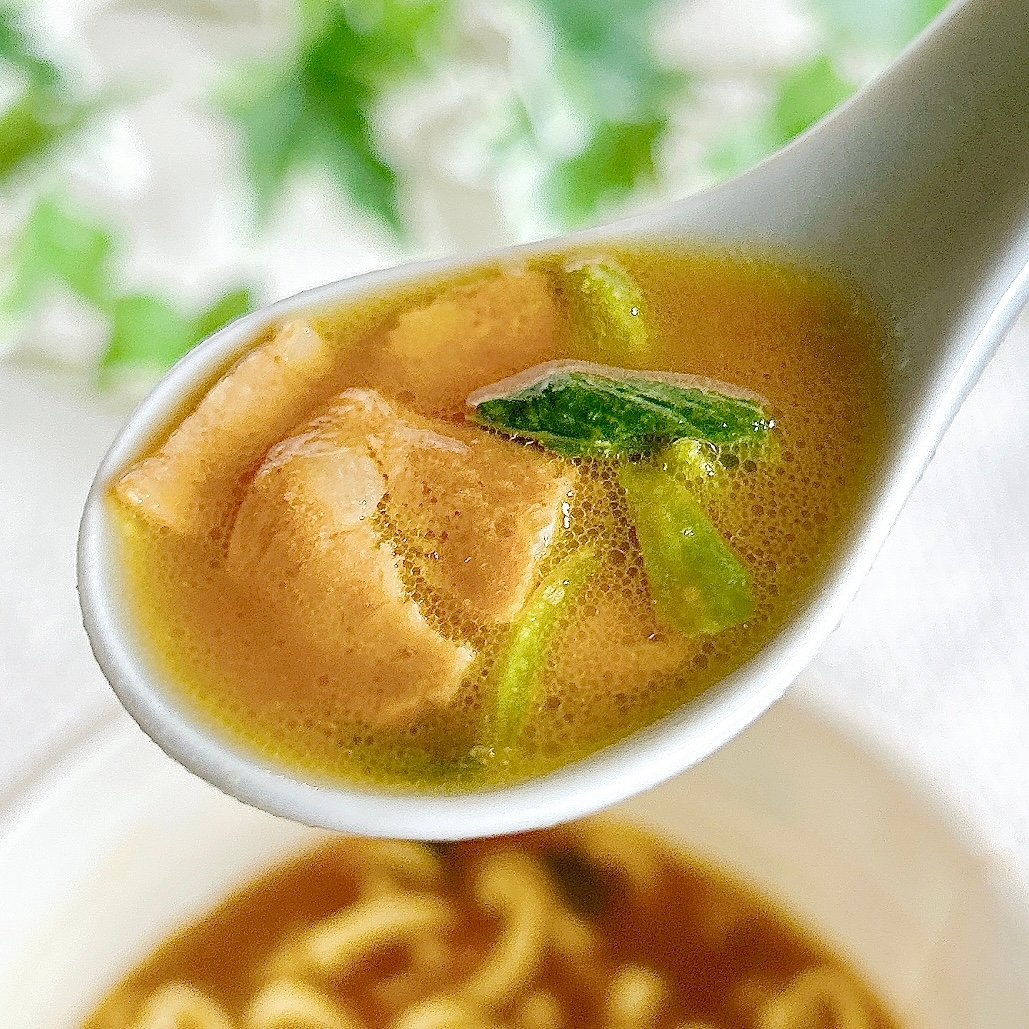 セブン-イレブン「7プレミアム 横浜家系豚骨醤油ラーメン」