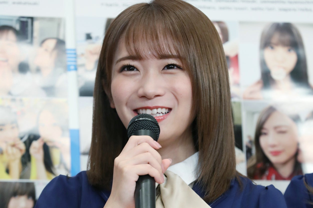 秋元真夏さん(時事)
