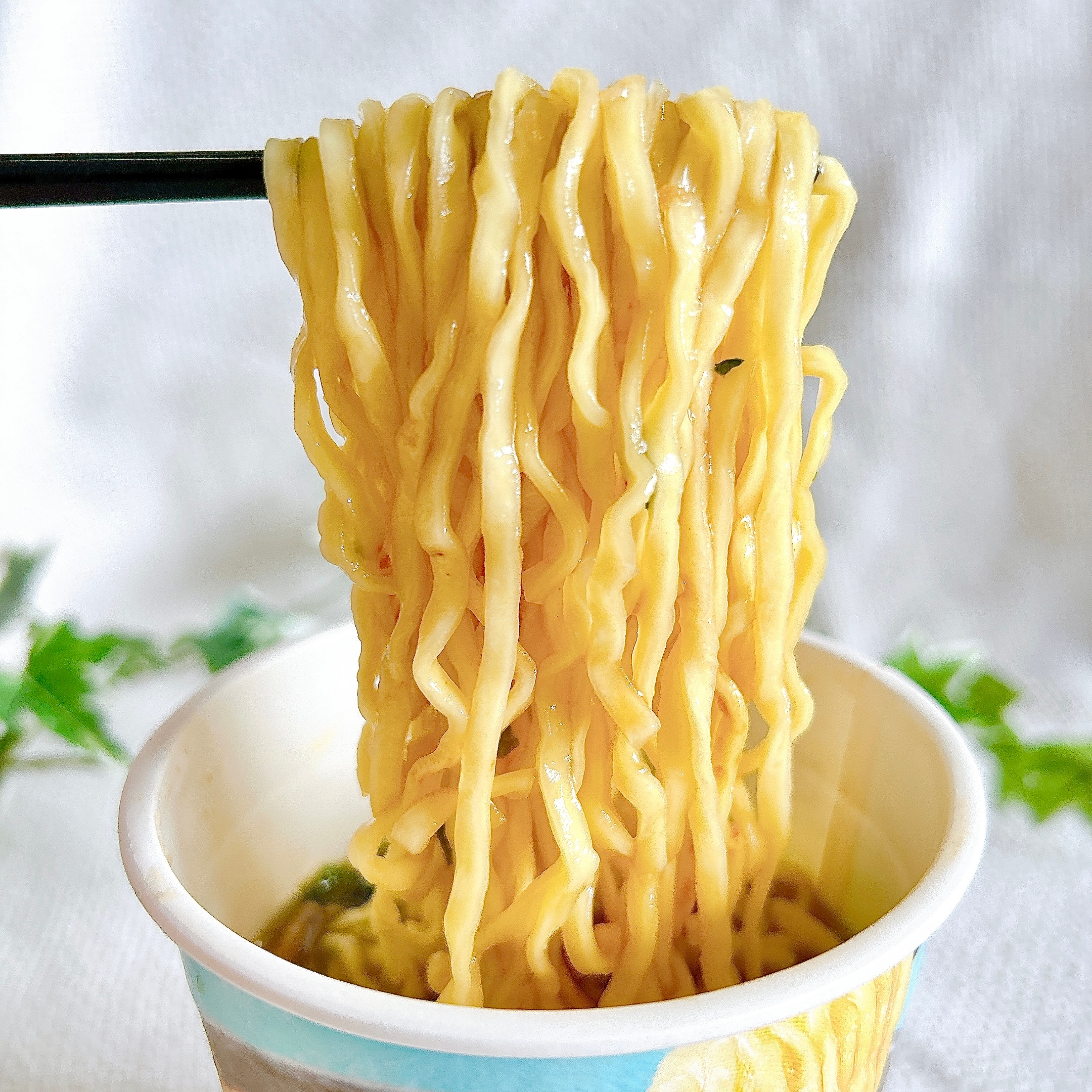 セブン-イレブン「7プレミアム 横浜家系豚骨醤油ラーメン」