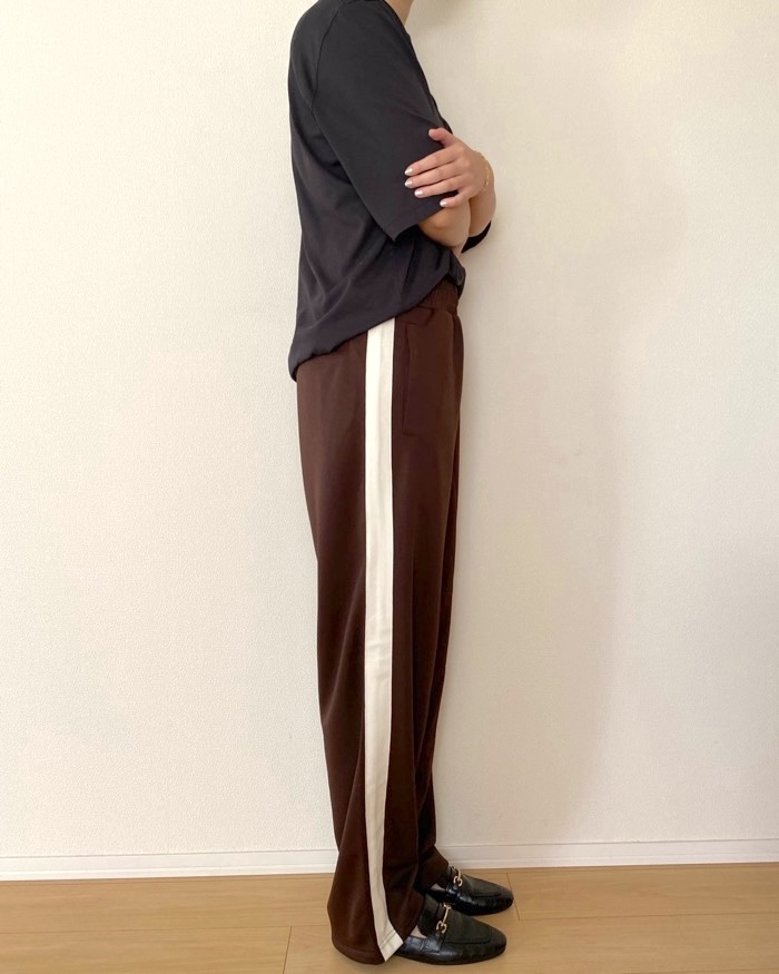 GU「トラックパンツ」