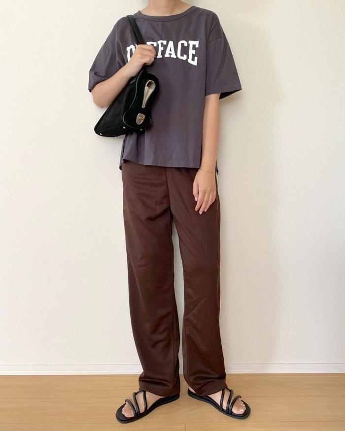 GU「トラックパンツ」
