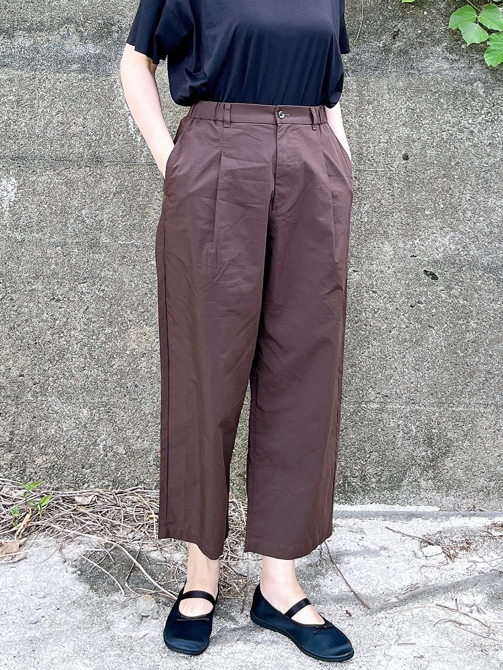 無印良品の「婦人 乾きやすい ブロードワイドテーパードパンツ」