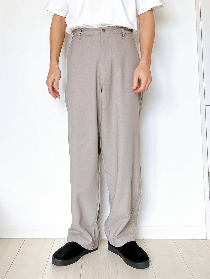 無印良品の「紳士 ストレッチノータックワイドパンツ」