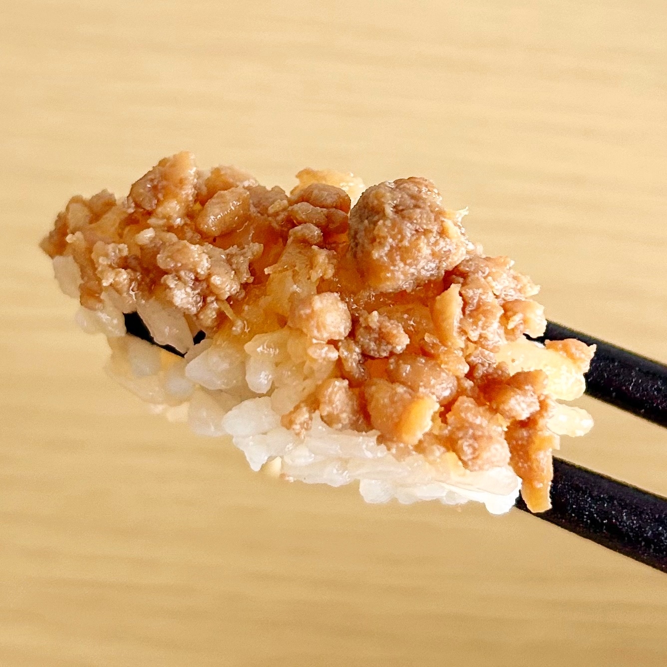 セブン-イレブンの「鶏そぼろ&唐揚げ」