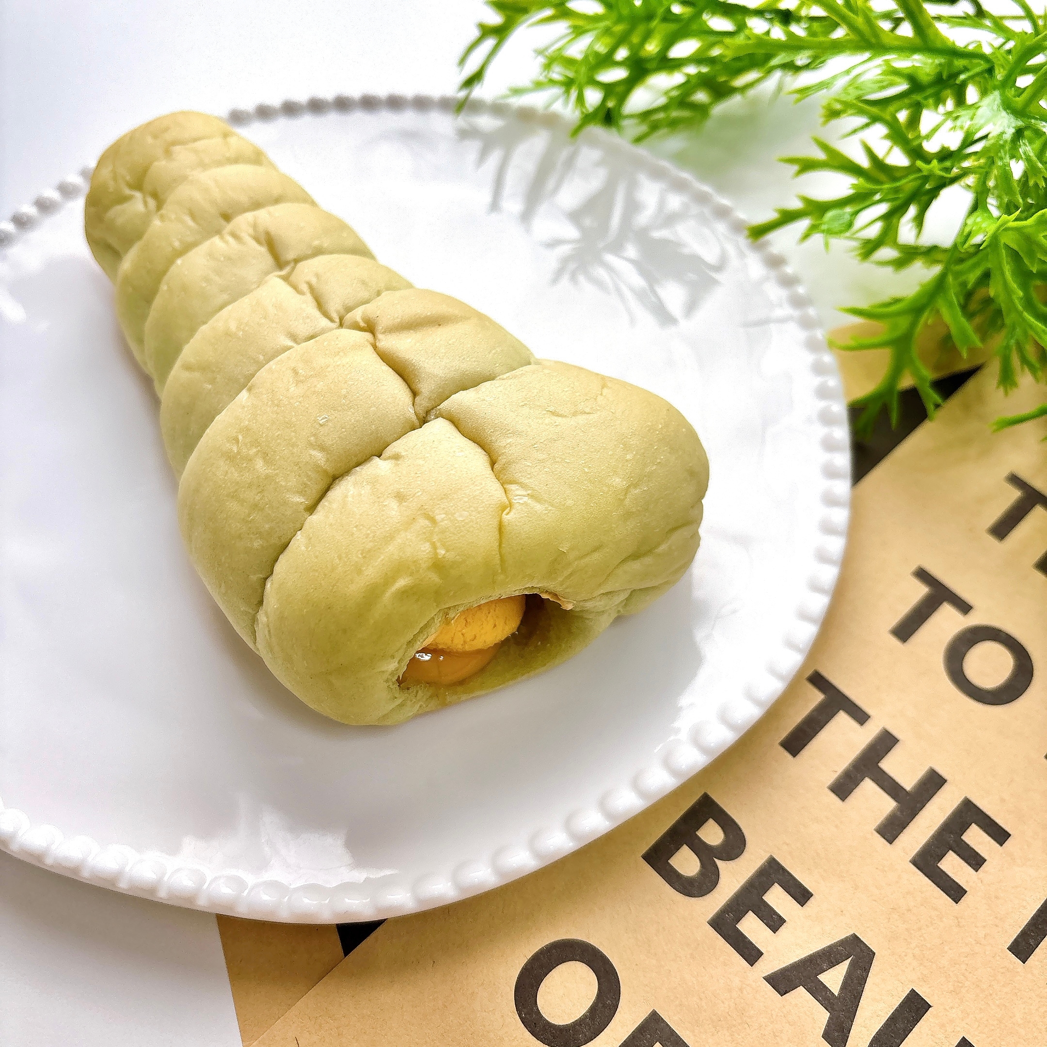 FamilyMart(ファミリーマート)「北海道メロンのダブルクリームコロネ」