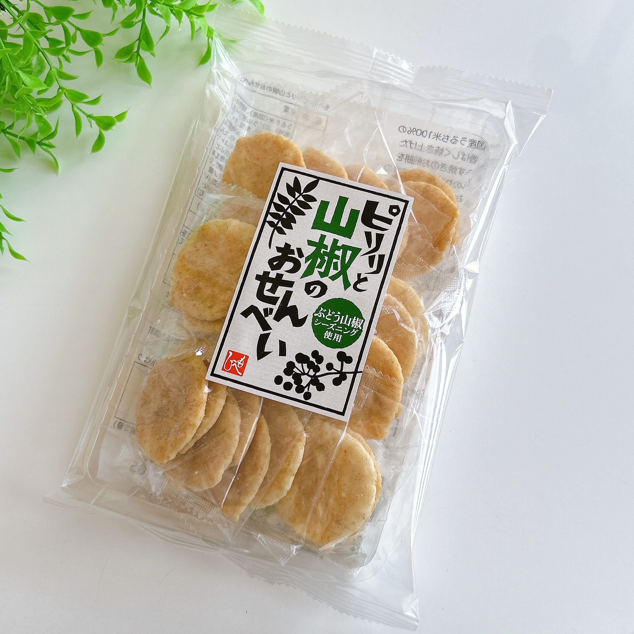 カルディの「ピリリと山椒のおせんべい 24枚」