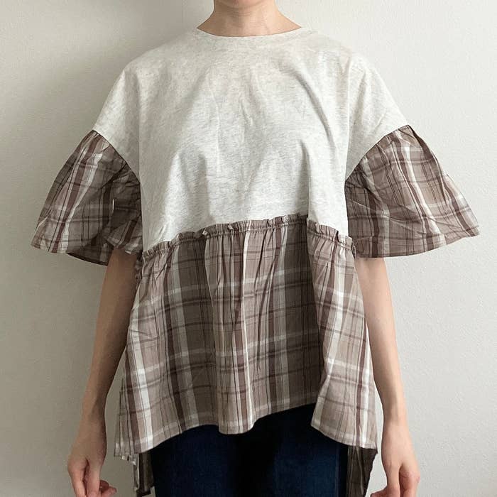 niko and...(ニコアンド)の「チェックコンビフレアTシャツ」