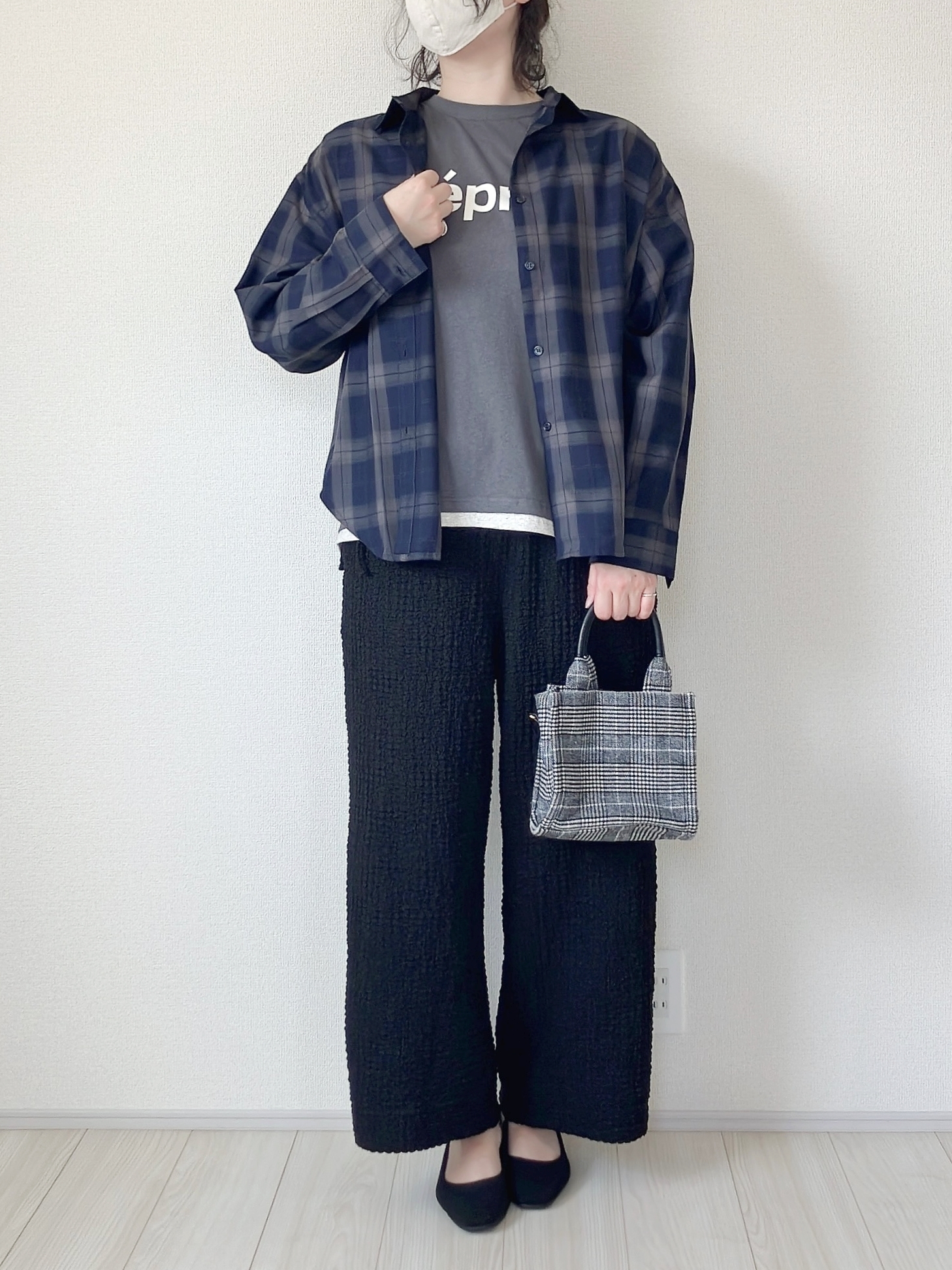 coca(コカ)の「ロールアップTシャツ レディース」