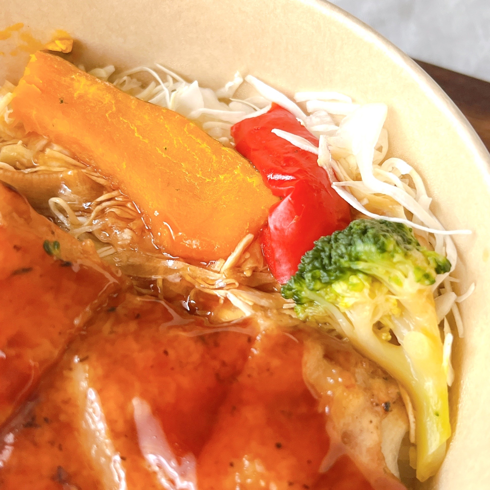 ローソンの「ふっくら照焼チキン丼」