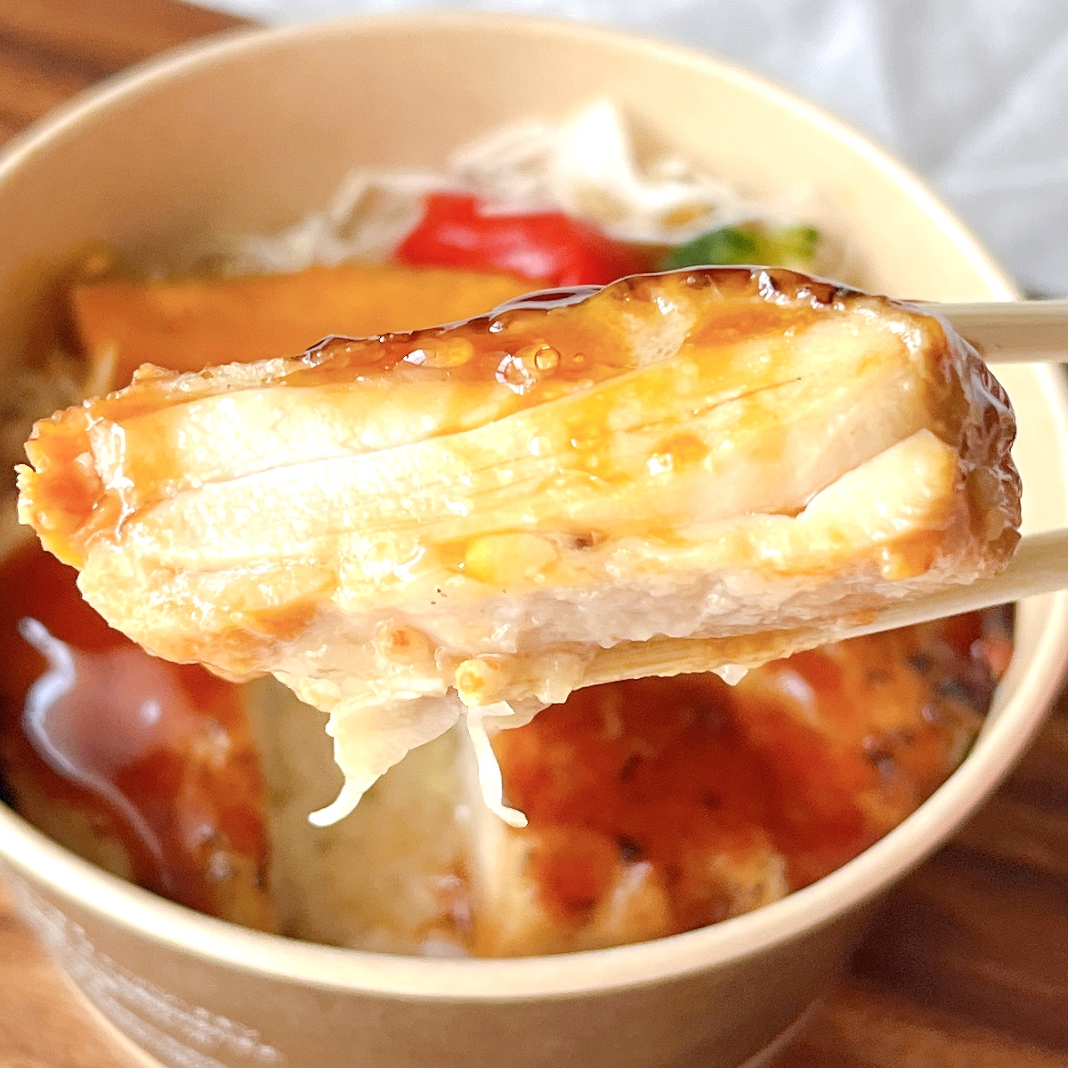 ローソンの「ふっくら照焼チキン丼」