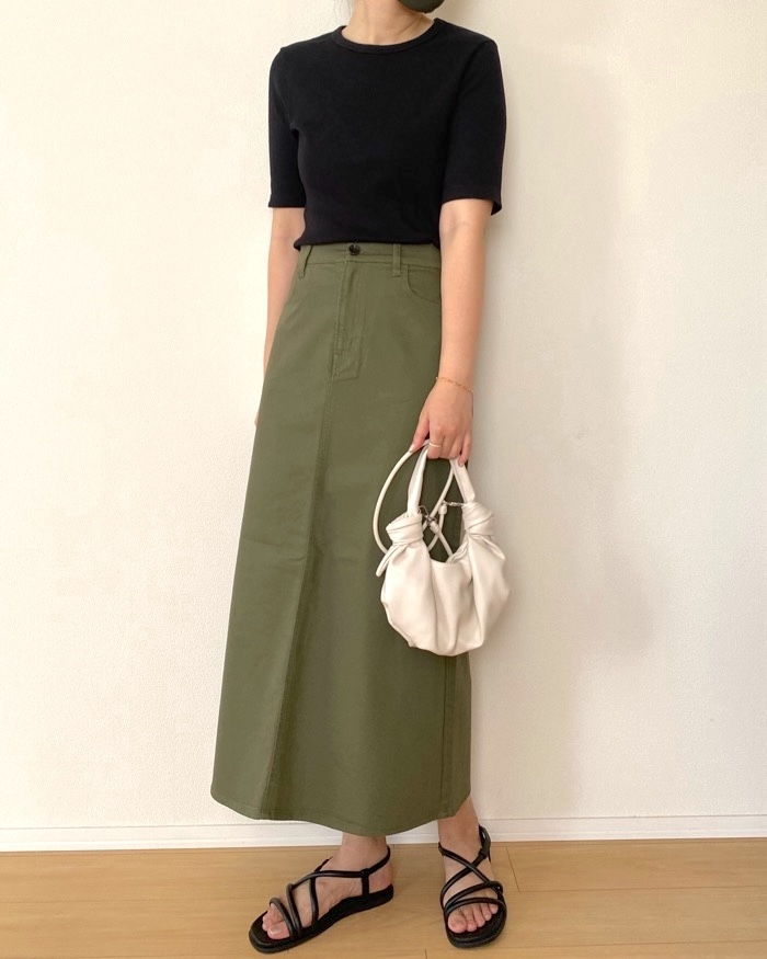 無印良品「婦人 ストレッチチノ Aラインスカート」