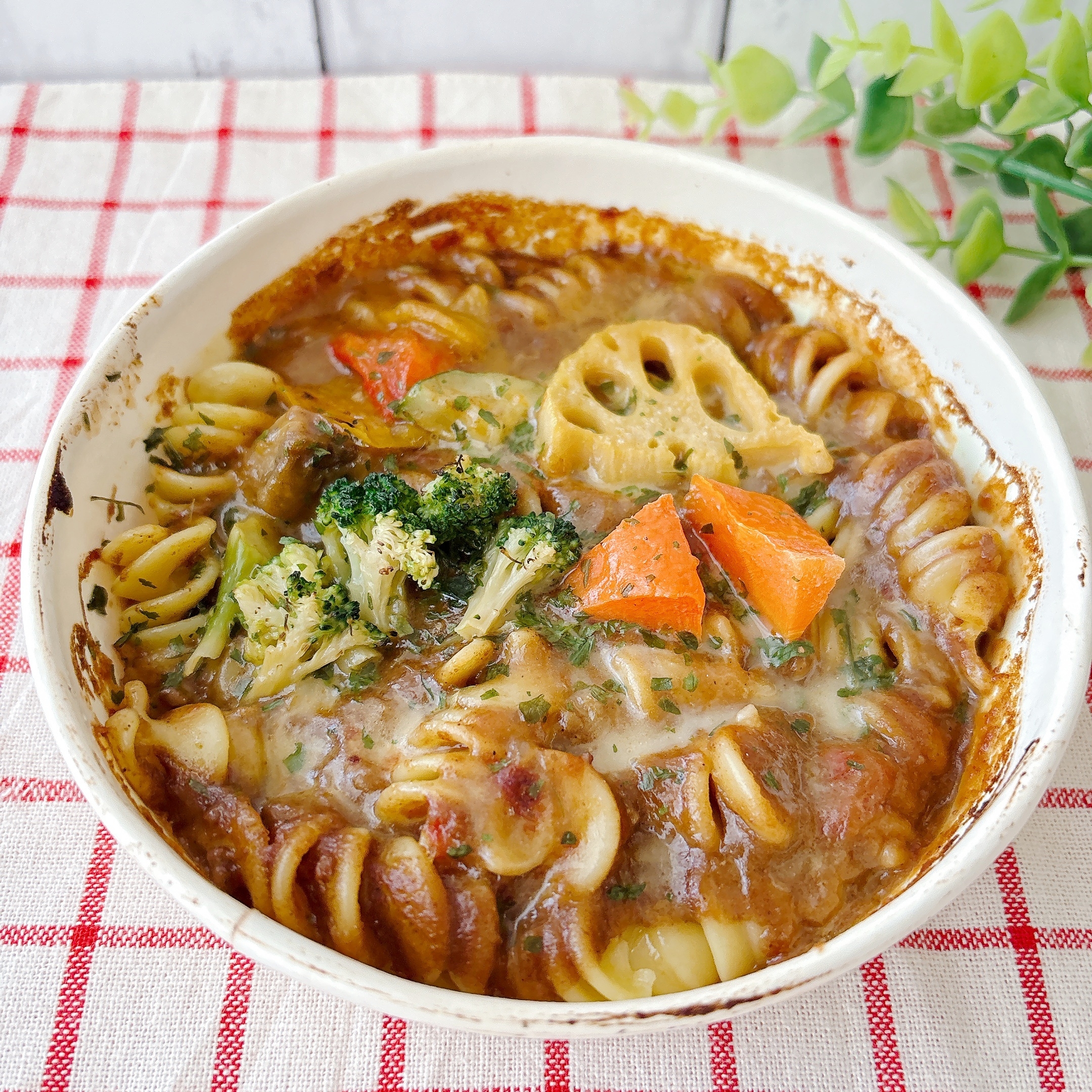 FamilyMart(ファミリーマート)の「彩り野菜のスパイシーカレーグラタン」